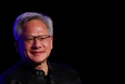 星尘算命英伟达黄仁勋：编程人工智能如今就像训练一个人