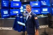 星尘算命尾盘：美股小幅上扬 标普指数上涨约0.3%